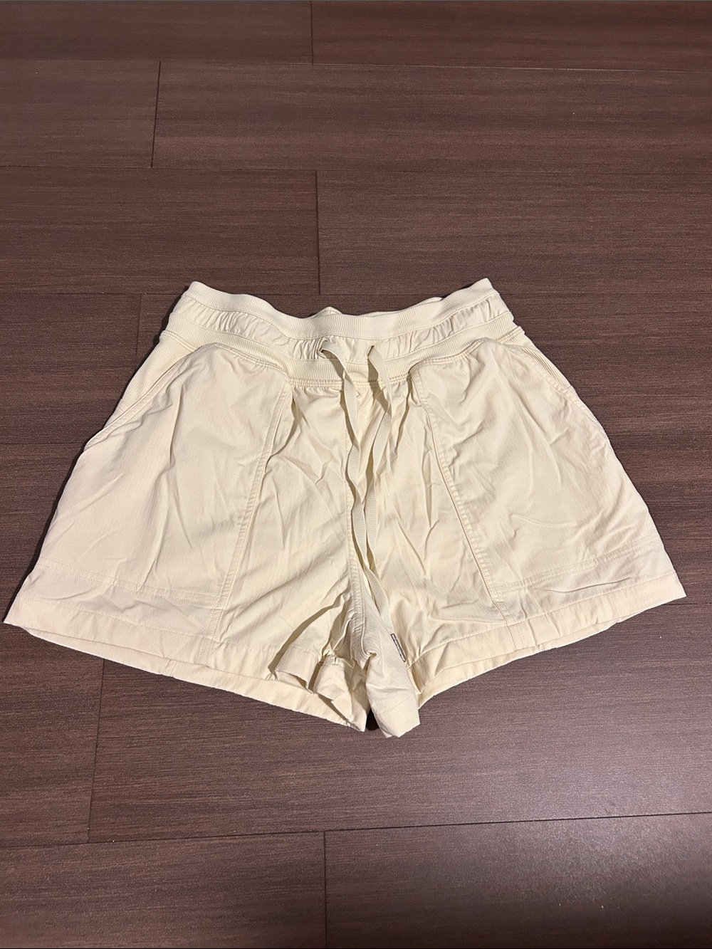 Lululemon Women’s Butter Yellow Drawstring Casual Shorts